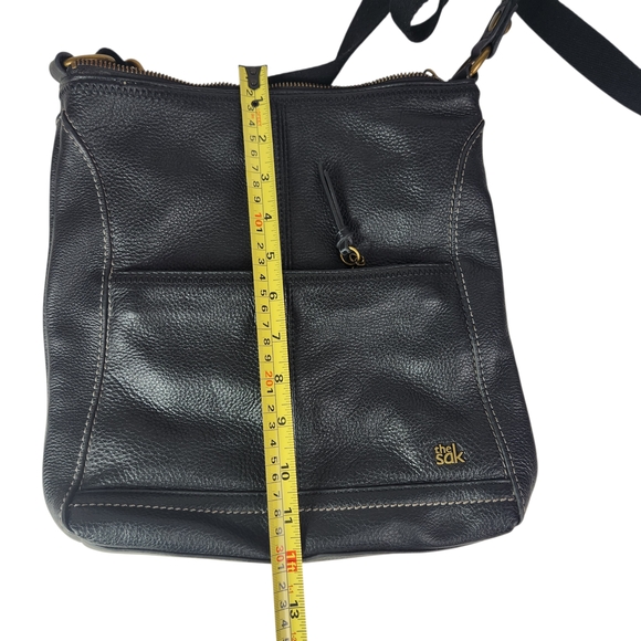 THE SAK Iris Black Pebbled Leather Adjustable Crossbody Purse Shoulder Bag Purse - Picture 13 of 16
